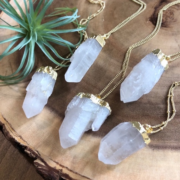 Estrella & Luna Jewelry - ❗️LAST❗️Raw Crystal Pendant Necklace